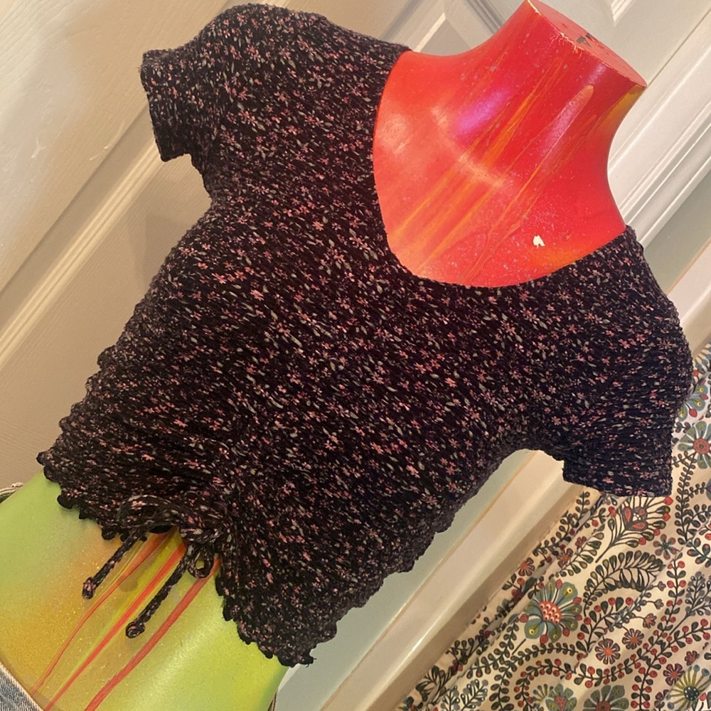 Hollister Black and Pink Floral Ruched Crop Blouse